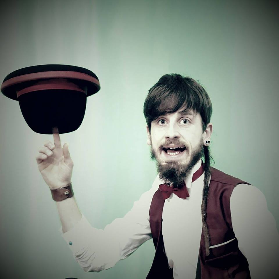 artista di strada Lino's street circus spettacoli in Avellino, Benevento, Salerno, Napoli